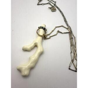 Vintage Estate Stella & Dot Cameron Enameled White Jeweled Coral Branch Necklace